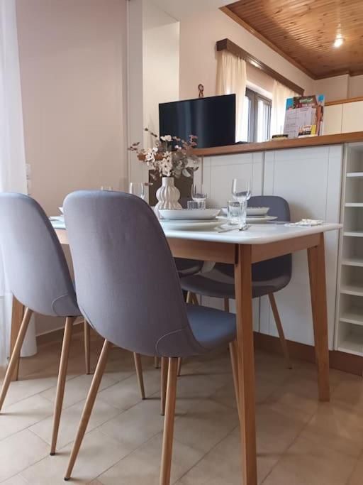 Ippokampos Seaside Artemida Apartment Bagian luar foto